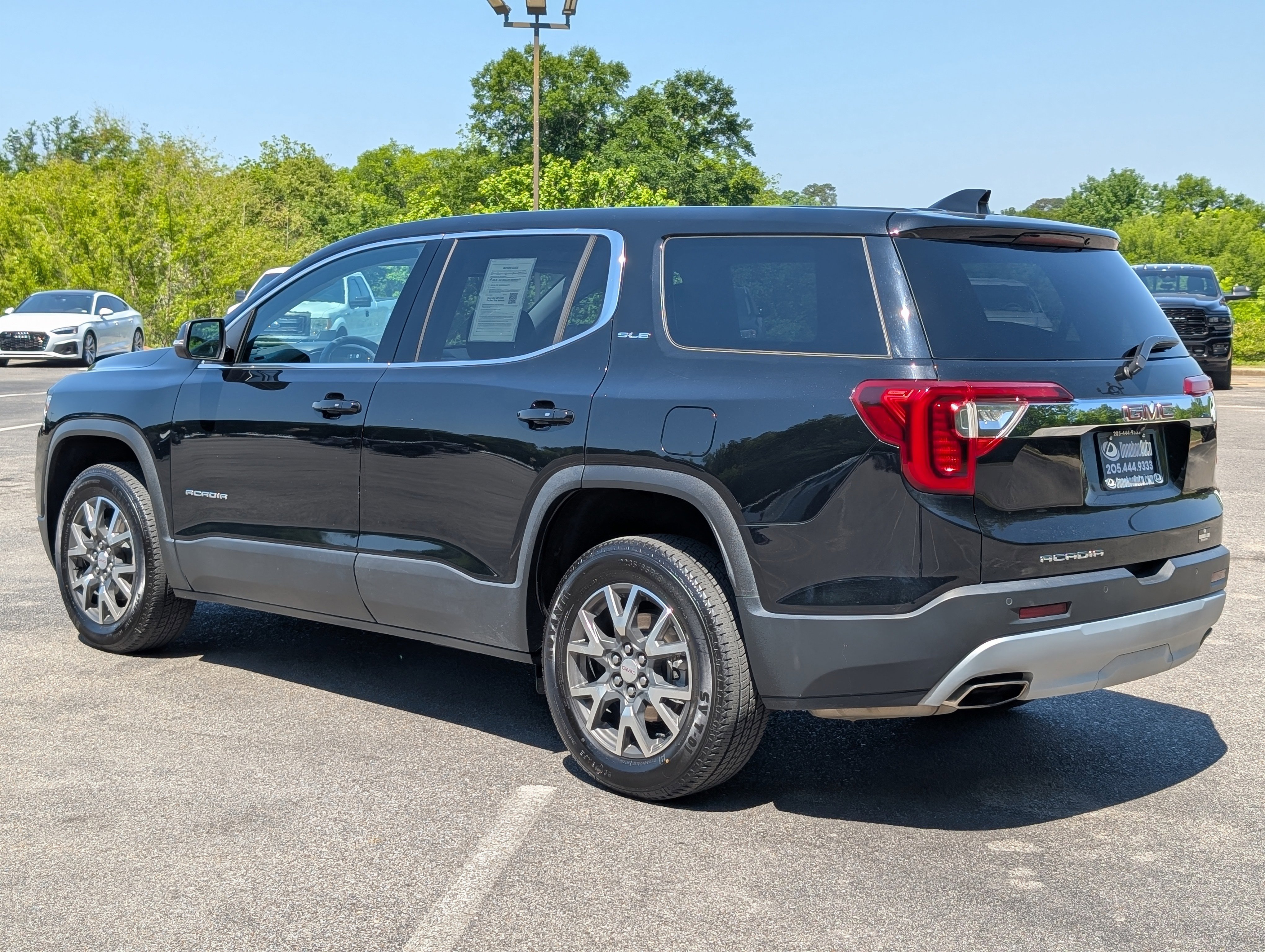 Used 2023 GMC Acadia SLE FWD image 7