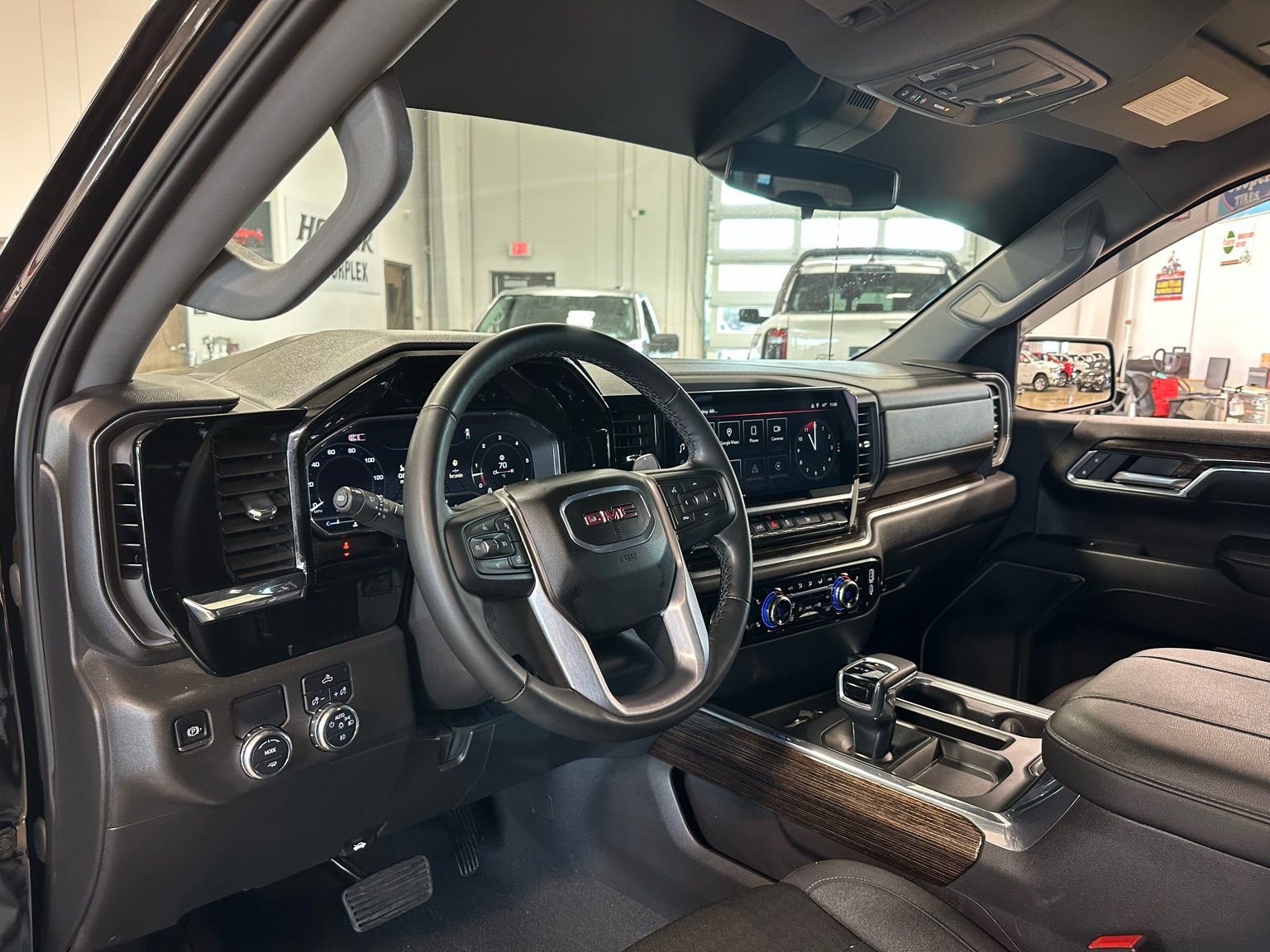 Used 2024 GMC Sierra 1500 Elevation image 15