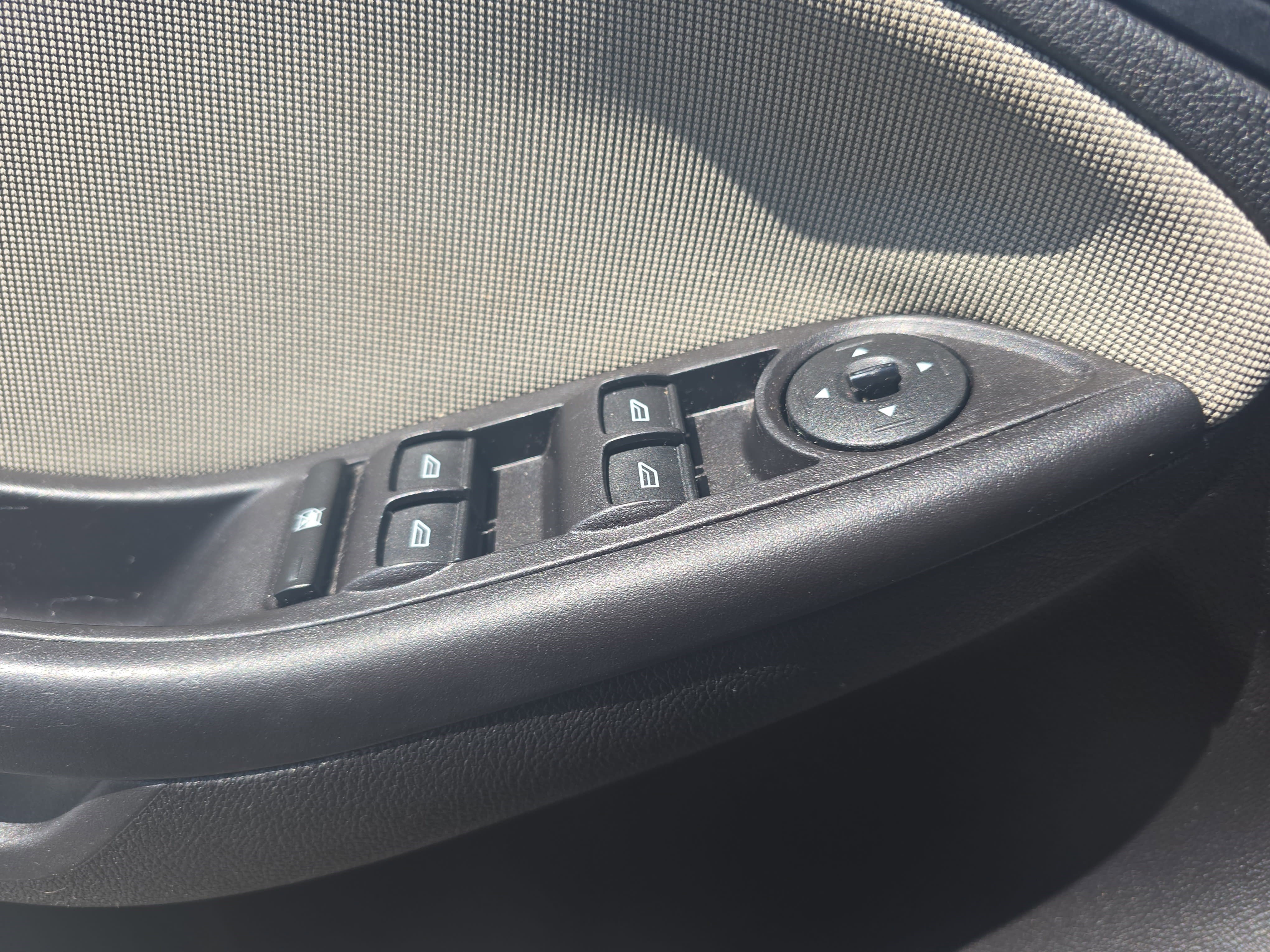 Used 2014 Ford Focus SE FWD image 26