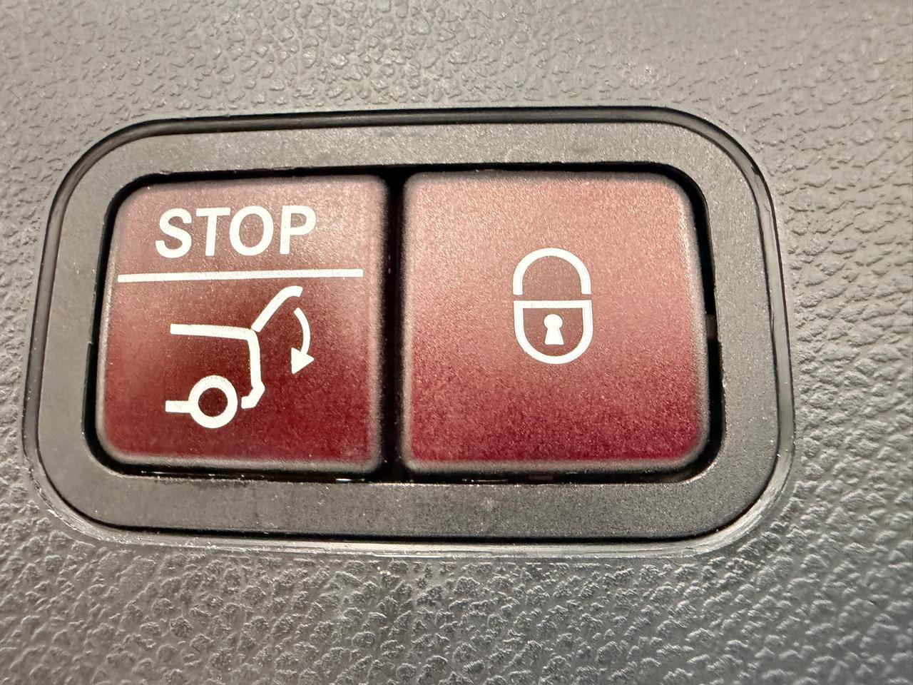 Used 2019 Mercedes-Benz GLC 300 4MATIC image 28