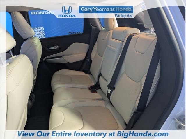 Used 2016 Jeep Cherokee Overland w/ Technology Group image 14