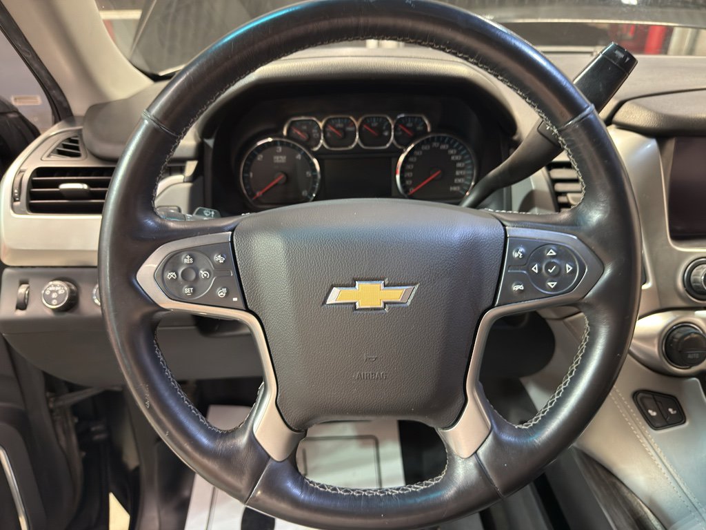 Used 2015 Chevrolet Suburban LT w/ Luxury Package image 17