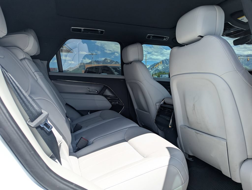 Used 2025 Land Rover Range Rover Sport SE AWD/4WD image 32