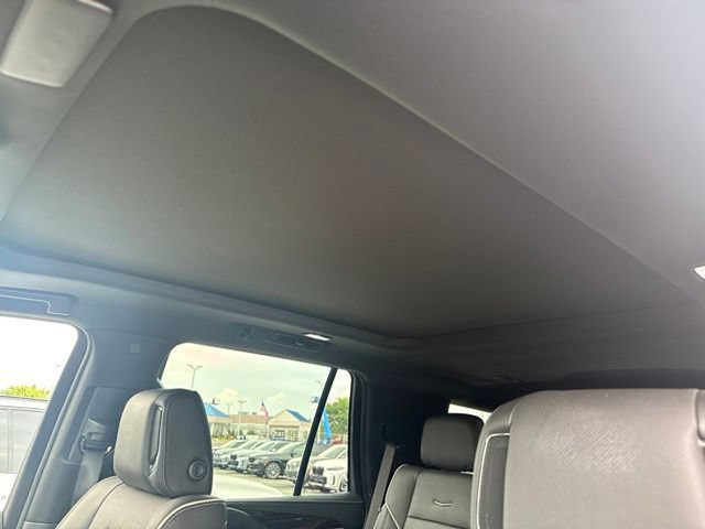 Used 2023 Cadillac Escalade Premium Luxury AWD/4WD image 27