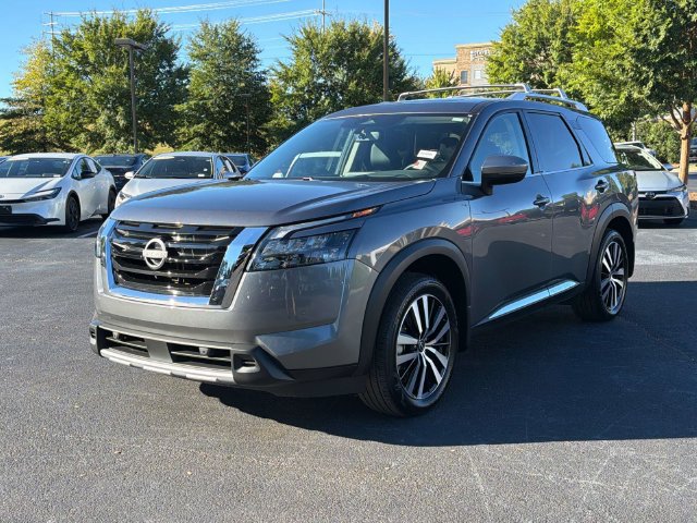 Used 2025 Nissan Pathfinder Platinum w/ Cargo Package FWD image 8