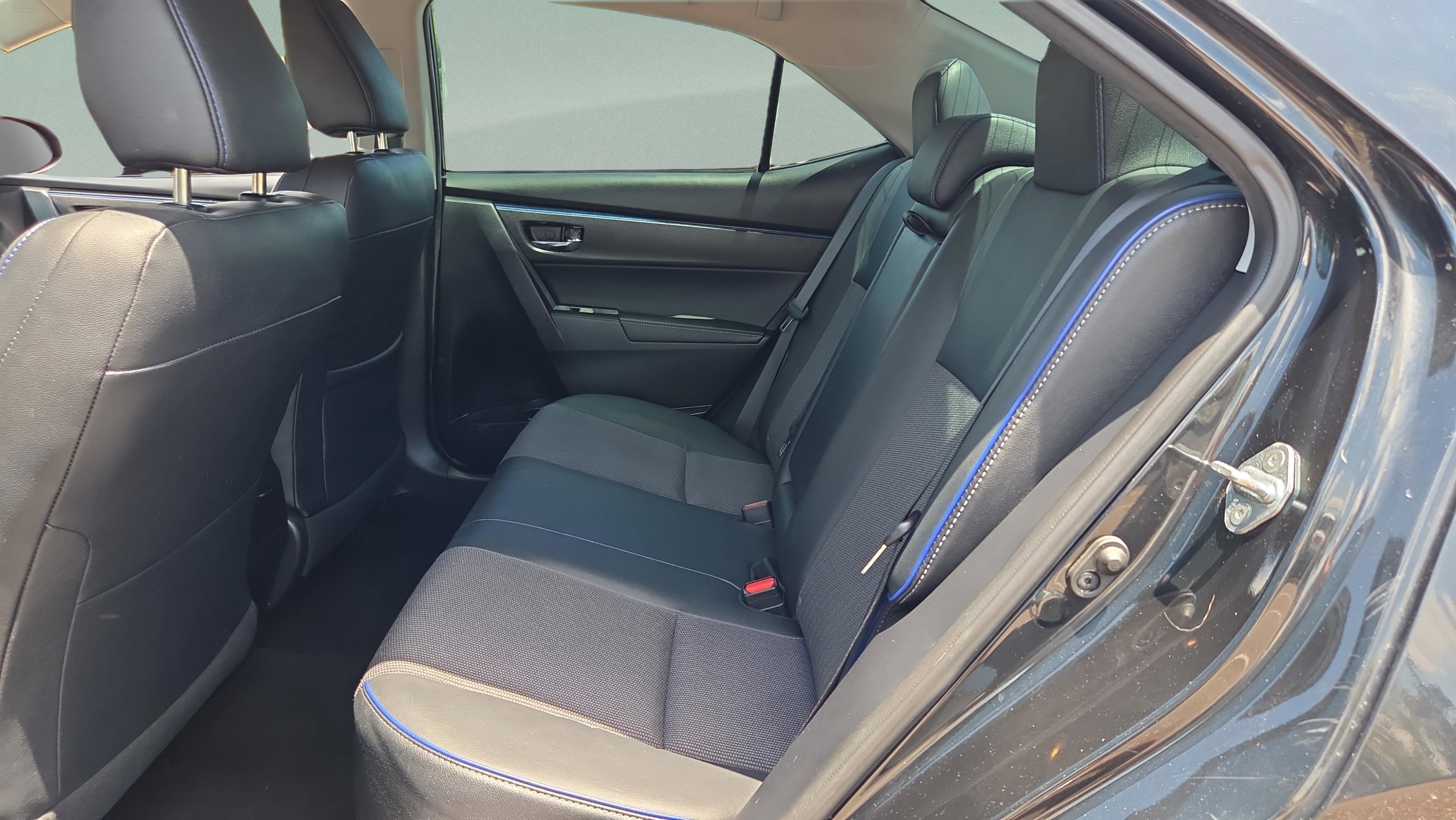 Used 2017 Toyota Corolla SE FWD image 10