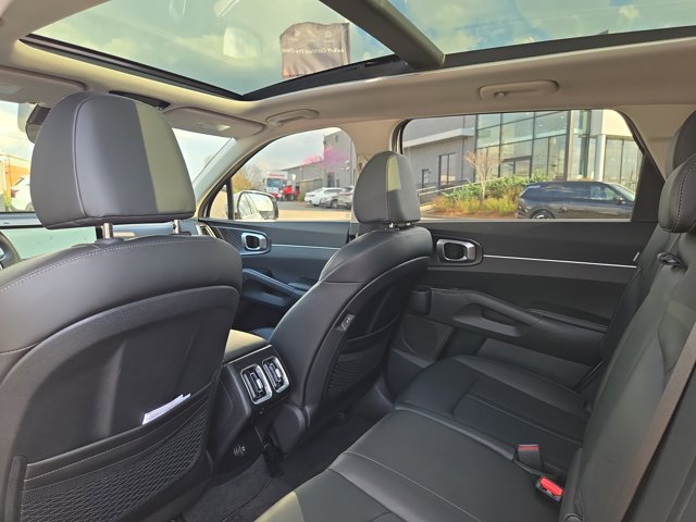 Used 2025 Kia Sorento S w/ Panoramic Sunroof Package FWD image 30