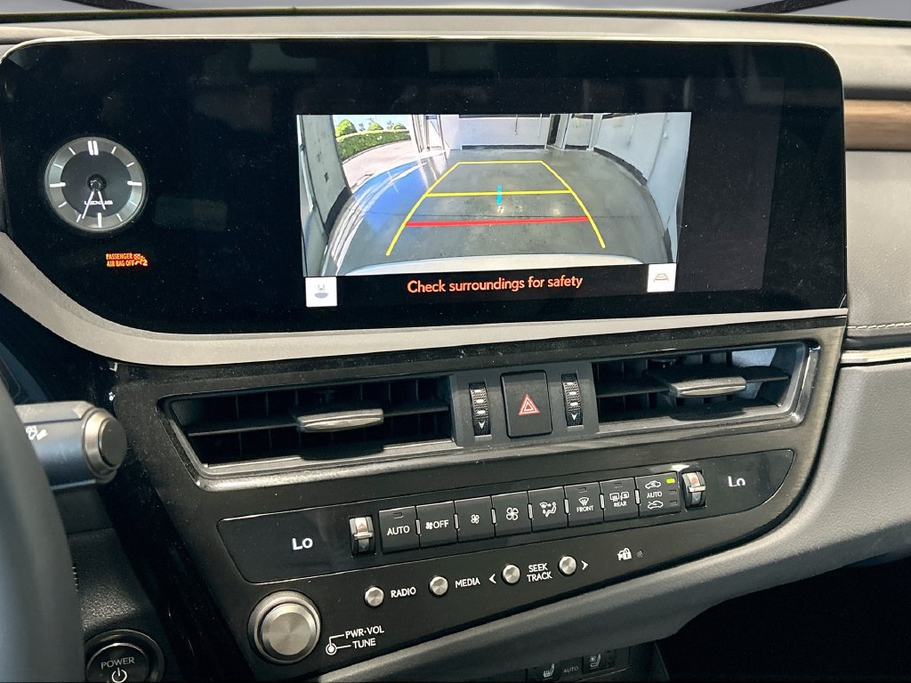 Used 2024 Lexus ES 300h w/ Premium Package FWD image 33
