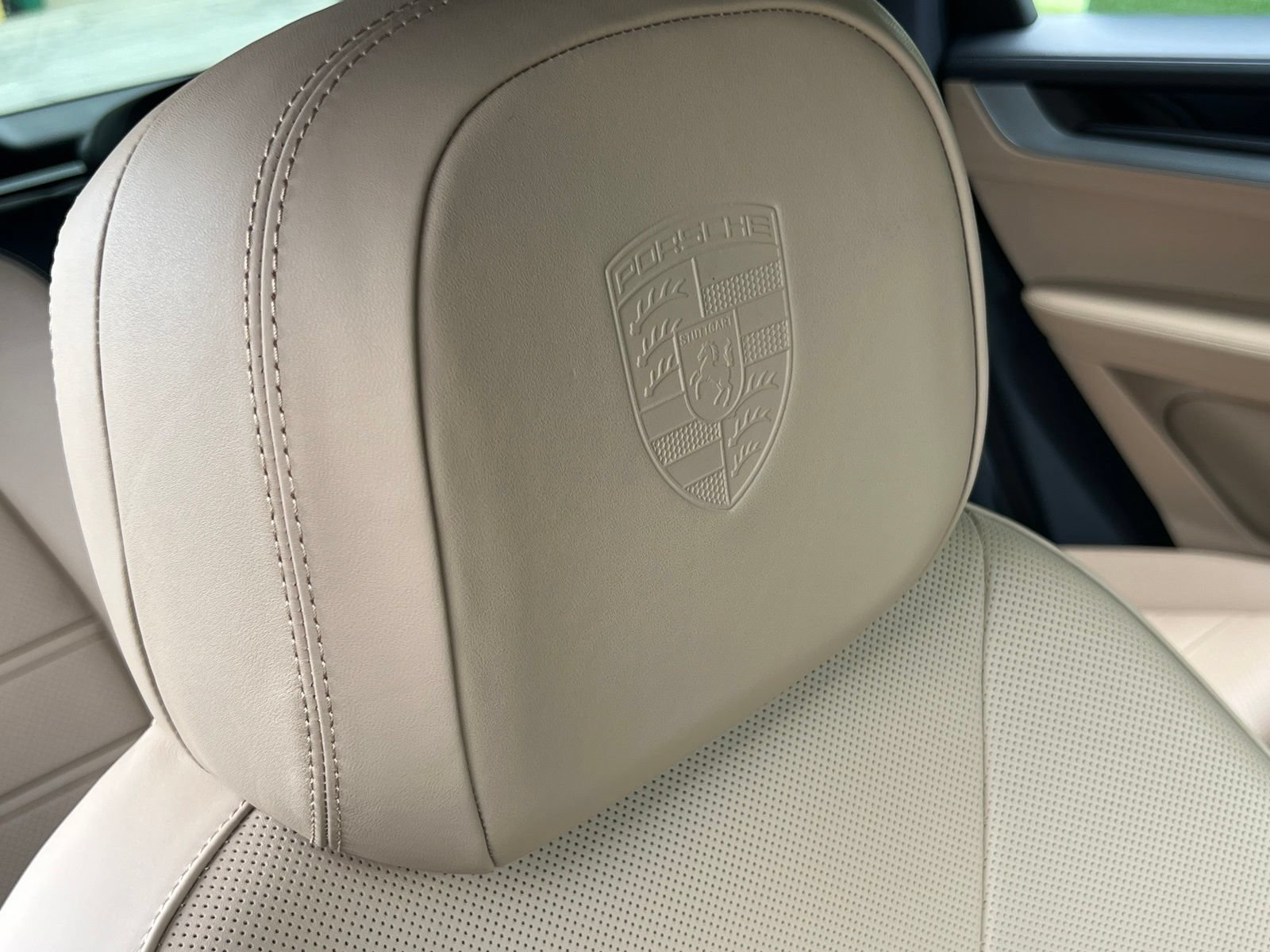 Used 2026 Porsche Cayenne AWD/4WD image 37