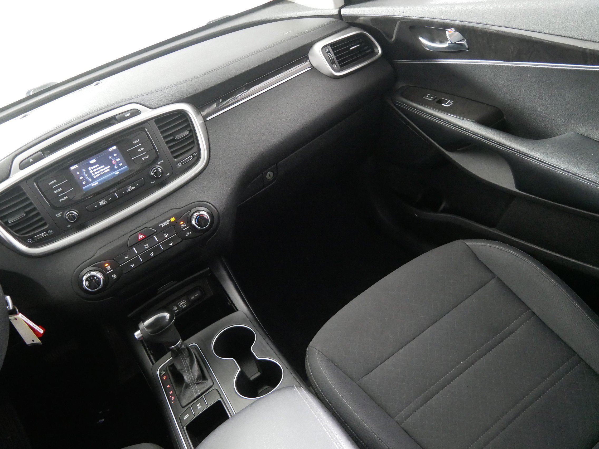 Used 2017 Kia Sorento AWD image 11