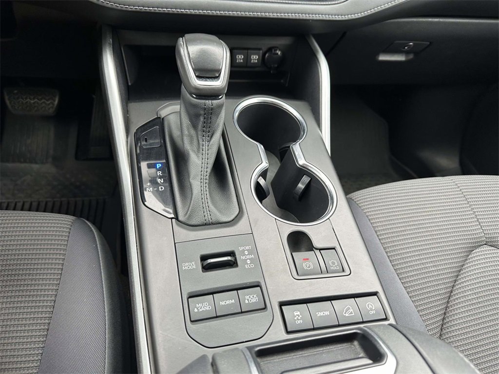 Certified 2021 Toyota Highlander LE image 6