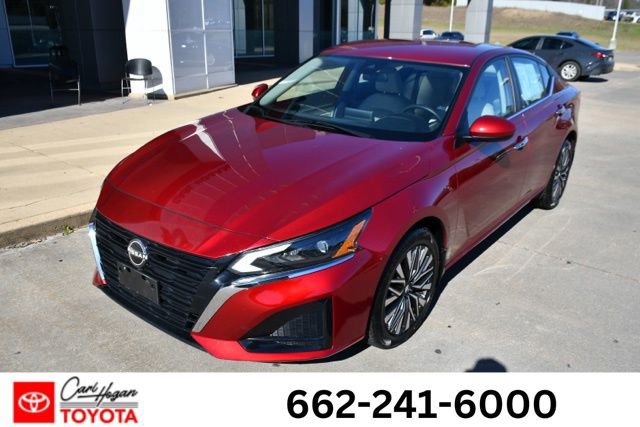 Used 2023 Nissan Altima 2.5 SV image 1