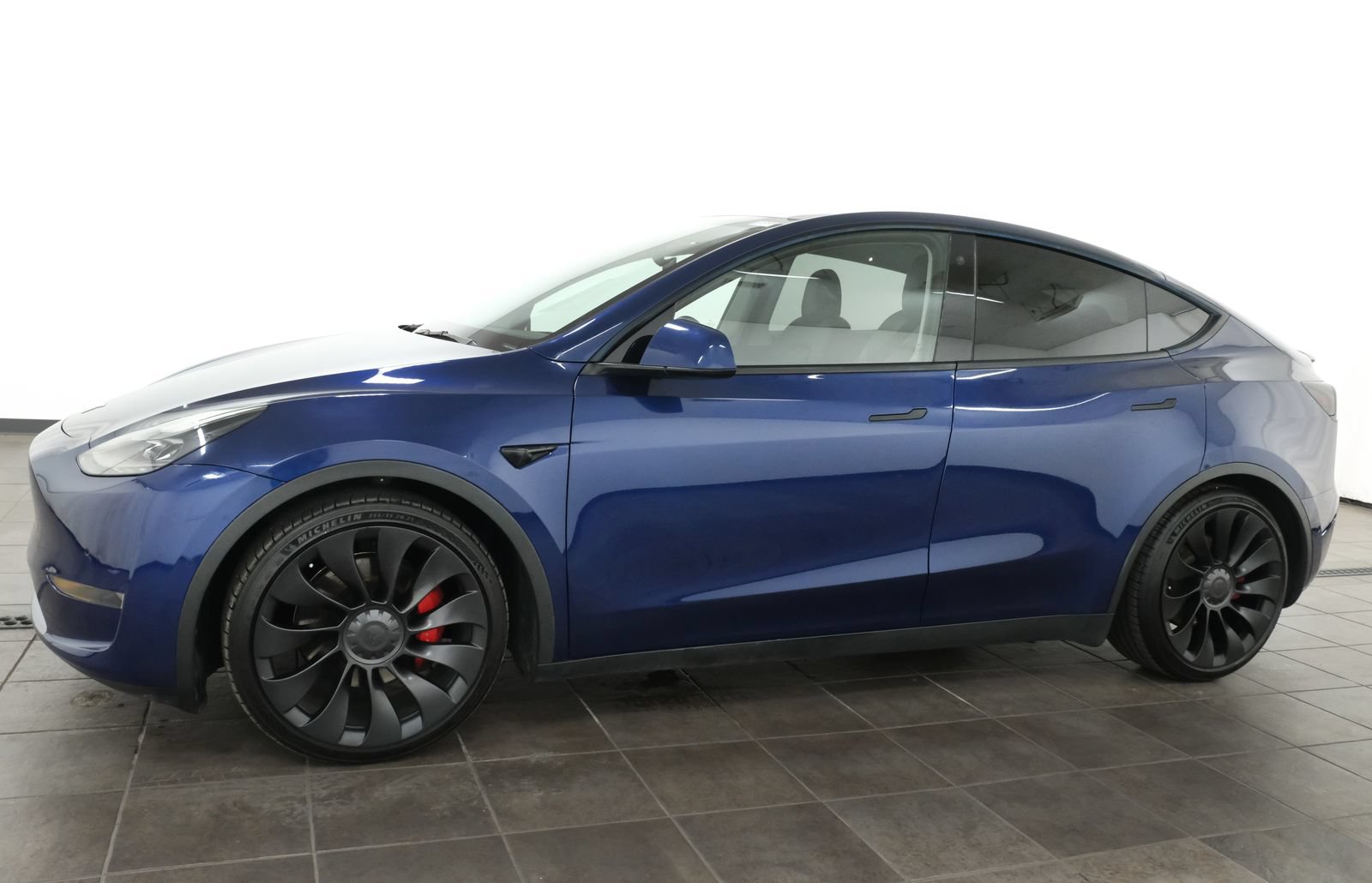 Used 2022 Tesla Model Y Performance AWD/4WD image 3