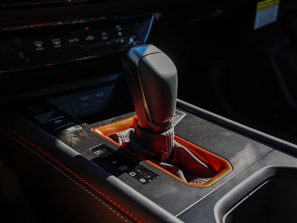 New 2026 Nissan Kicks SR FWD image 31