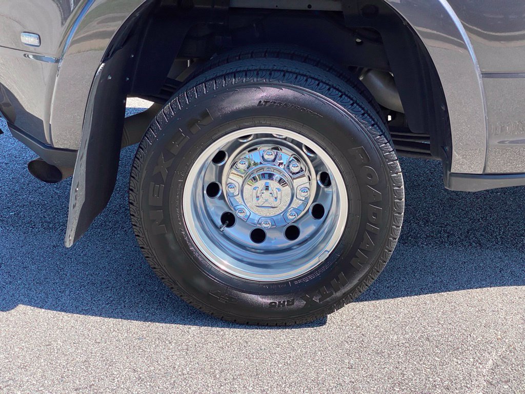 Used 2025 RAM 3500 Longhorn AWD/4WD image 32
