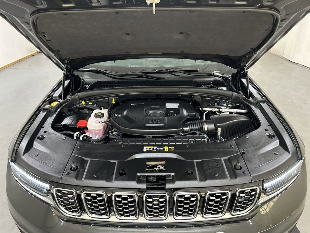 Used 2023 Jeep Grand Cherokee L Summit w/ Advanced Protech Group IV AWD/4WD image 26