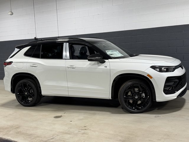 New 2026 Volkswagen Tiguan SE R-Line image 5