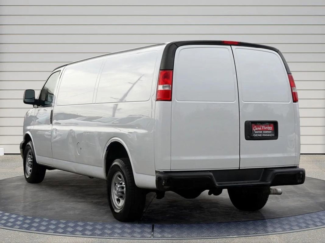 Used 2018 Chevrolet Express 3500 Extended w/ Driver Convenience Package image 5