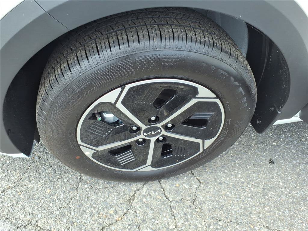 New 2026 Kia Niro EX FWD image 14