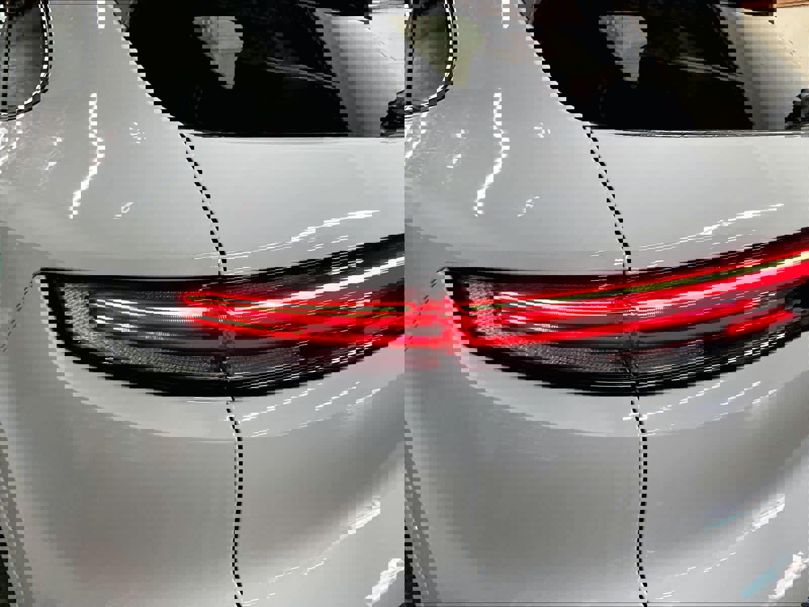 Used 2025 Porsche Cayenne image 31