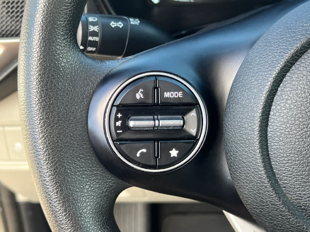 Used 2023 Kia Soul LX w/ LX Technology Package FWD image 24