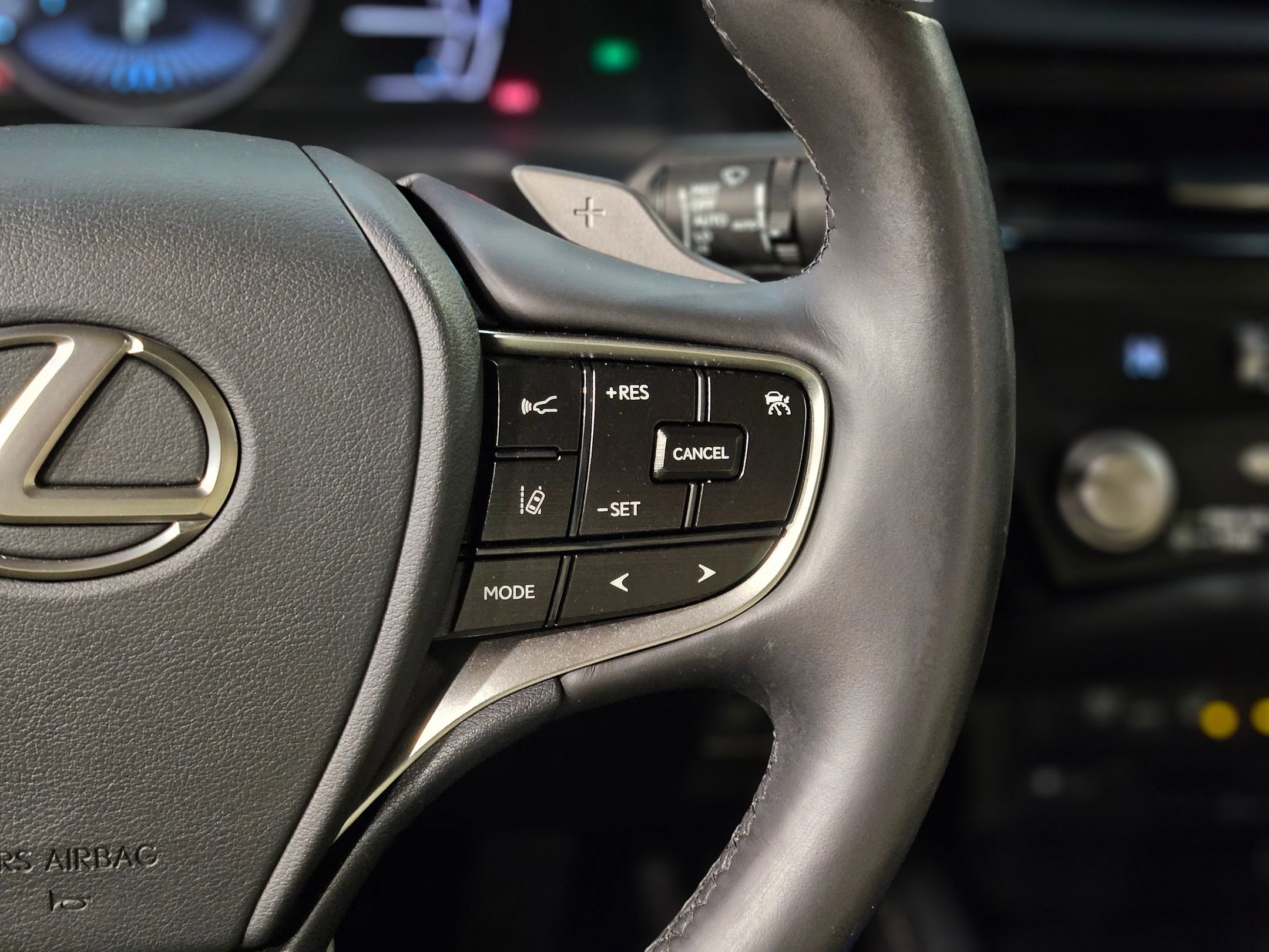 Used 2022 Lexus ES 300h w/ Premium Package image 27