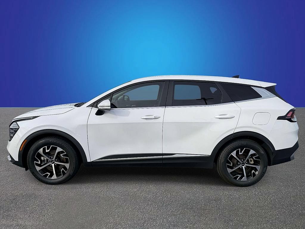 Used 2024 Kia Sportage EX FWD image 2