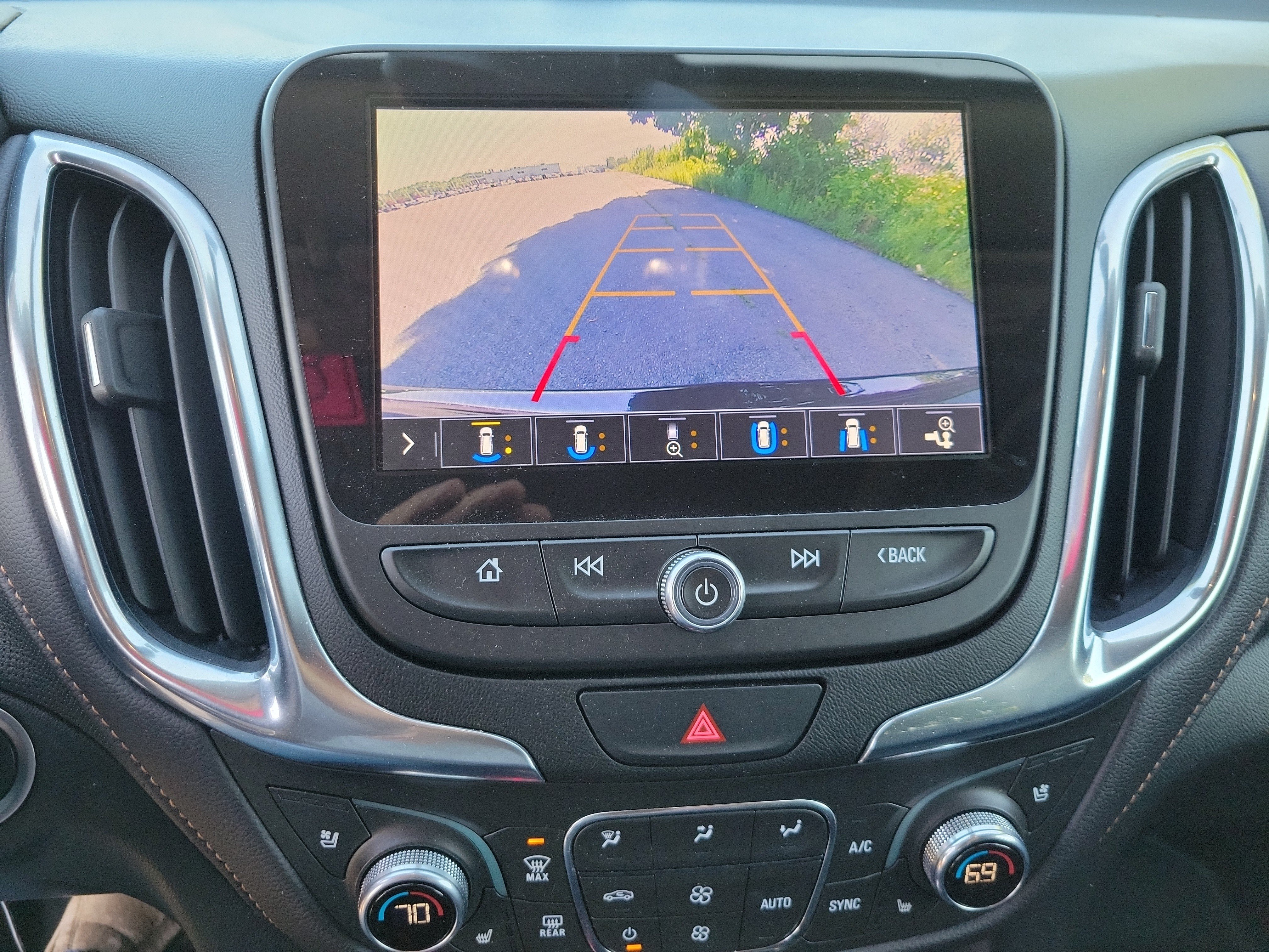Used 2021 Chevrolet Equinox Premier AWD/4WD image 26