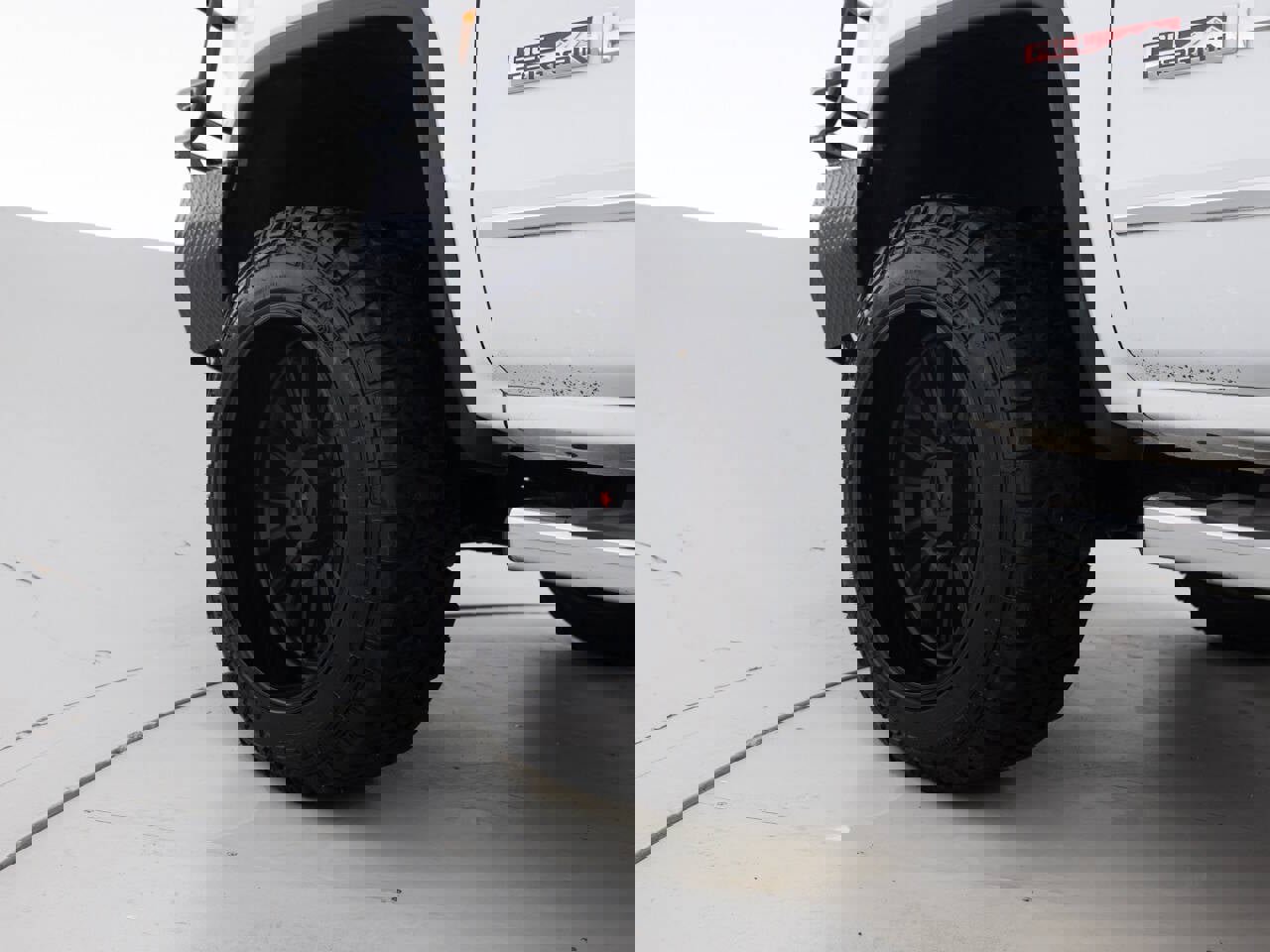 Used 2015 GMC Sierra 2500 SLT w/ Duramax Plus Package image 17