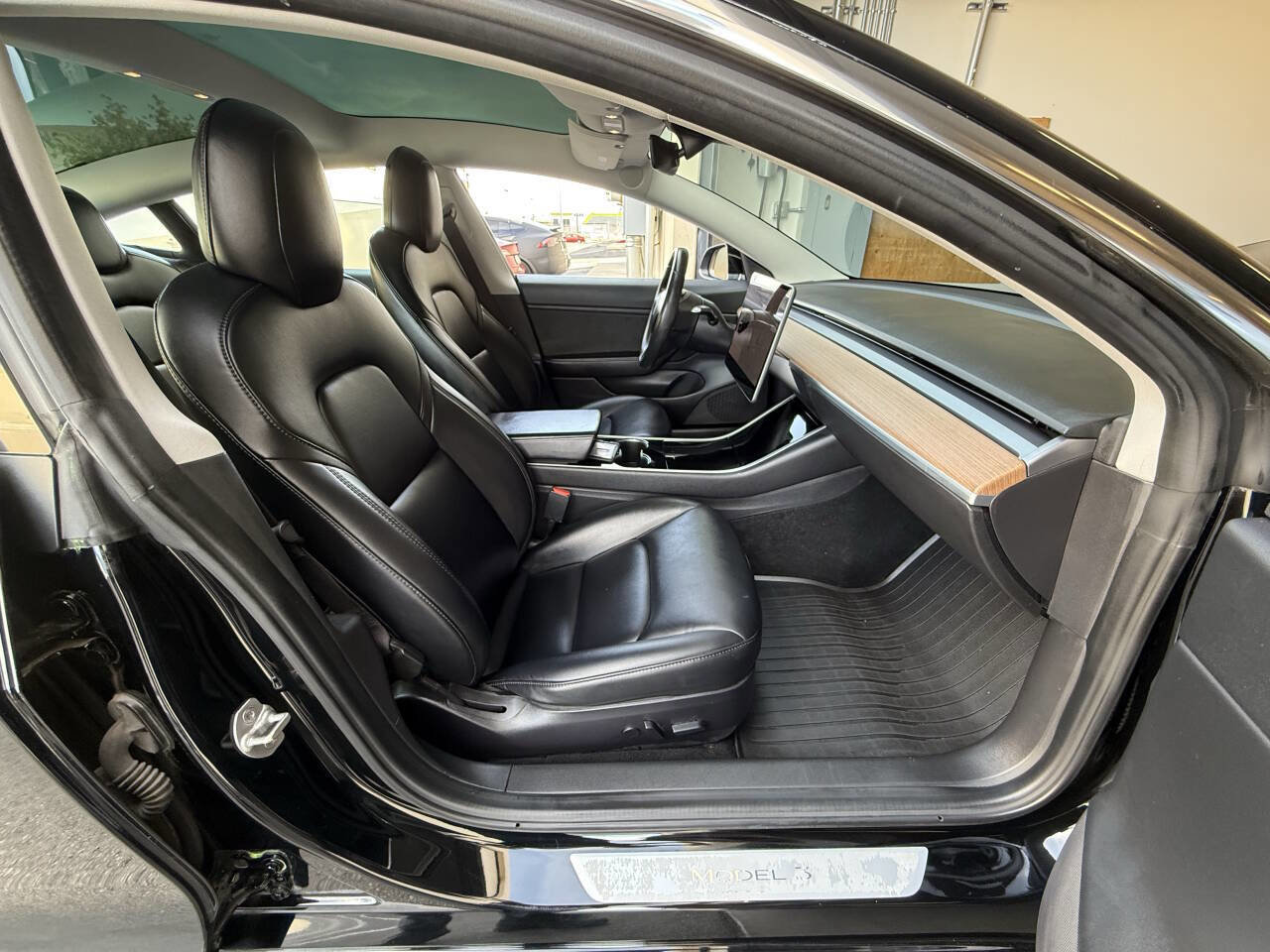 Used 2018 Tesla Model 3 Performance image 12