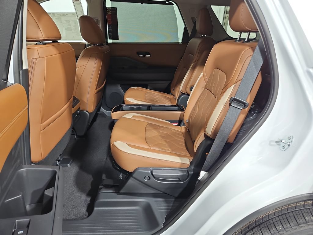 New 2026 Nissan Pathfinder Platinum AWD/4WD image 24
