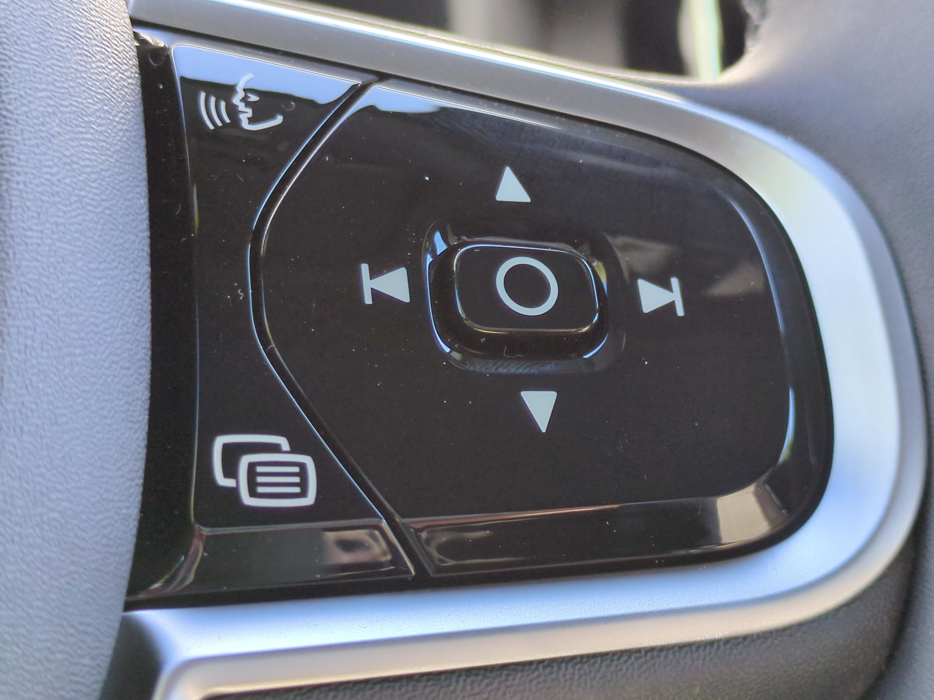 New 2026 Volvo XC60 B5 Plus w/ Protection Package Premier AWD/4WD image 25