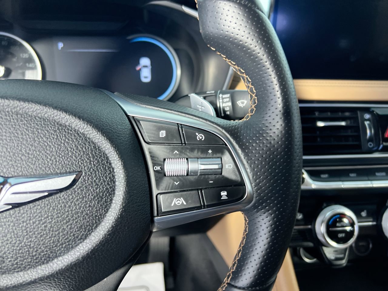 Used 2022 Genesis G70 3.3T RWD image 17