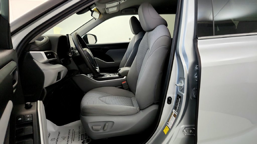 Certified 2020 Toyota Highlander L AWD/4WD image 37