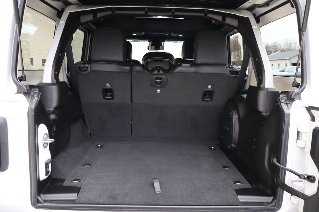 Used 2025 Jeep Wrangler Unlimited Rubicon 392 image 33