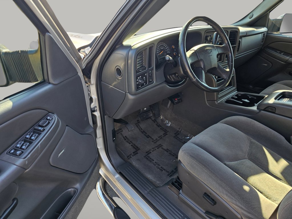 Used 2005 Chevrolet Silverado 2500 LS image 16