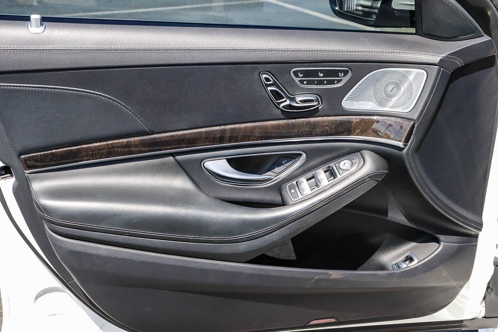 Used 2019 Mercedes-Benz S 560 Sedan image 34