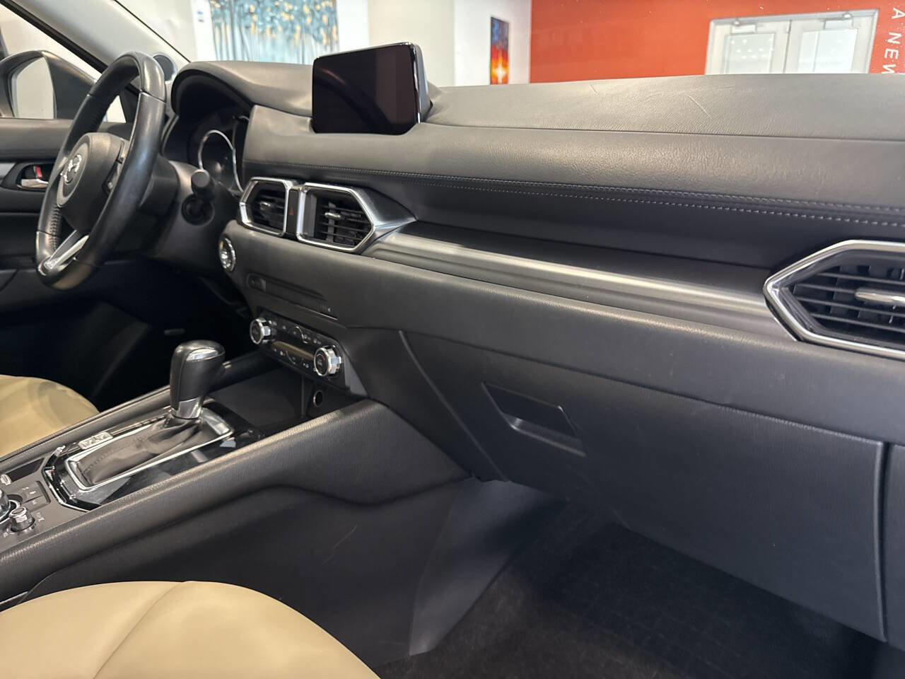 Used 2017 MAZDA CX-5 Touring w/ Preferred Equipment Package FWD image 44