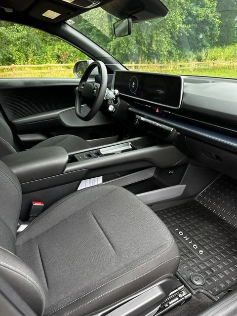Certified 2025 Hyundai Ioniq 6 SE RWD image 20