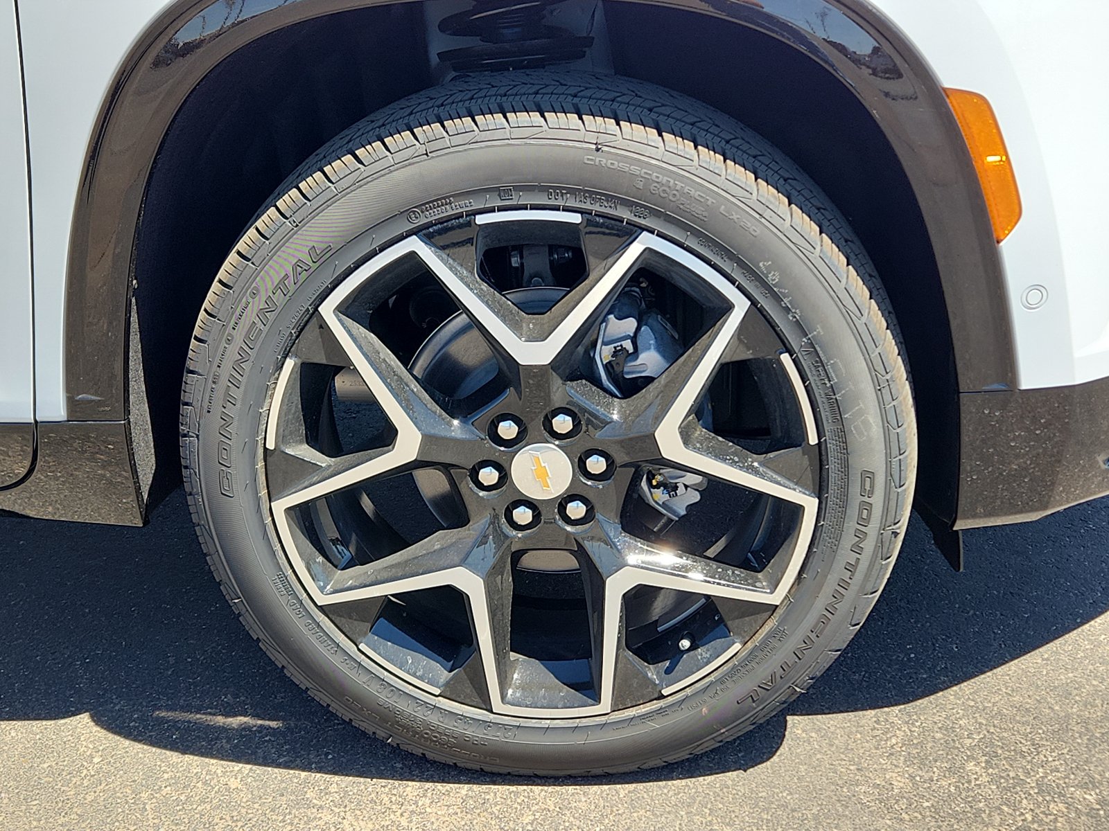 New 2026 Chevrolet Traverse High Country w/ LPO, Floor Liner Package AWD/4WD image 7