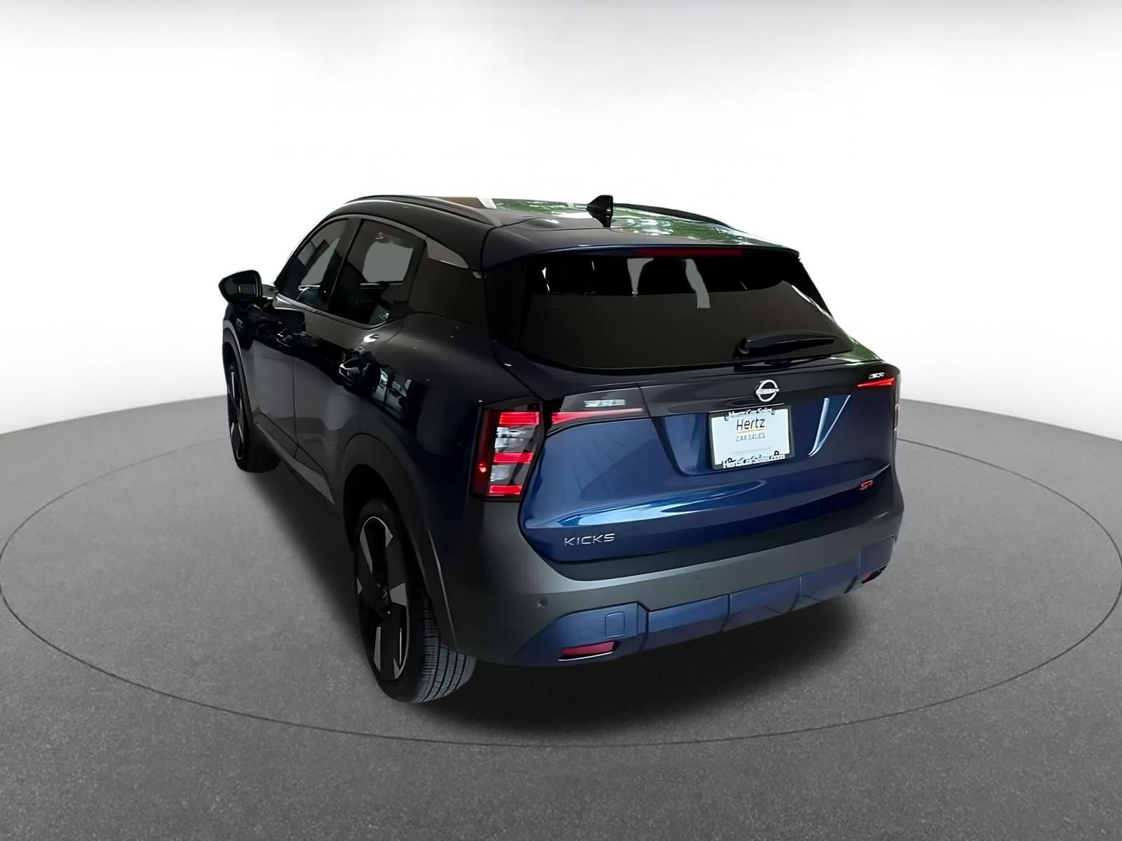 Used 2026 Nissan Kicks SR FWD image 10