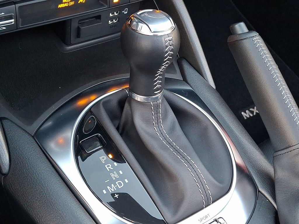 Used 2020 MAZDA MX-5 Miata RF Grand Touring RWD image 11