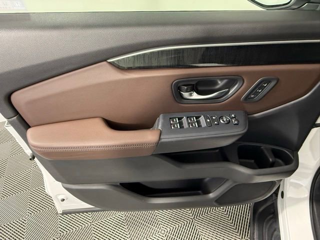 Used 2025 Honda Pilot Elite image 15
