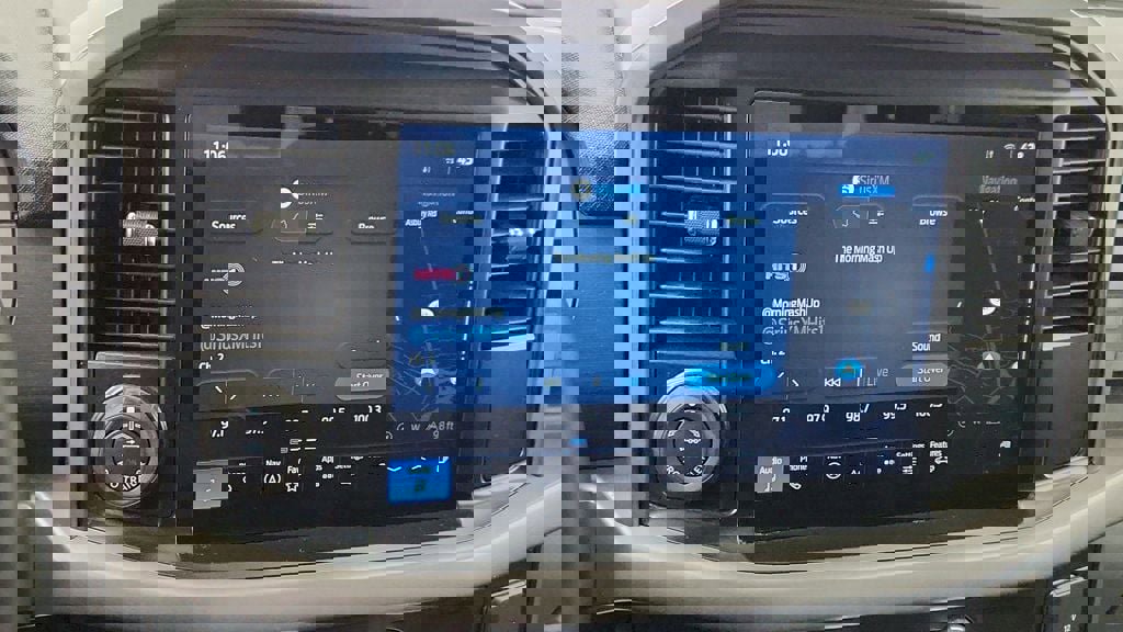 Used 2025 Ford F150 Lightning XLT image 15