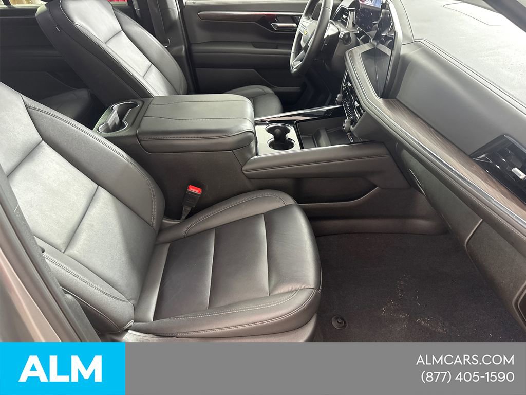 Used 2025 Chevrolet Tahoe LT AWD/4WD image 17