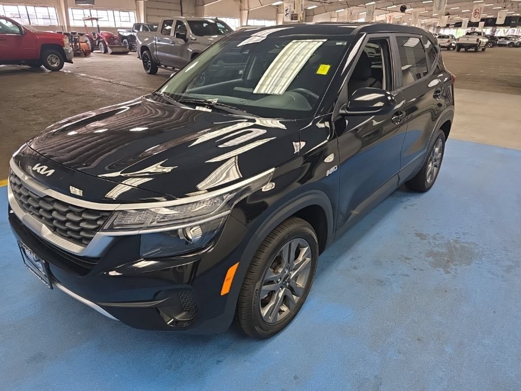 Used 2022 Kia Seltos LX AWD/4WD image 11