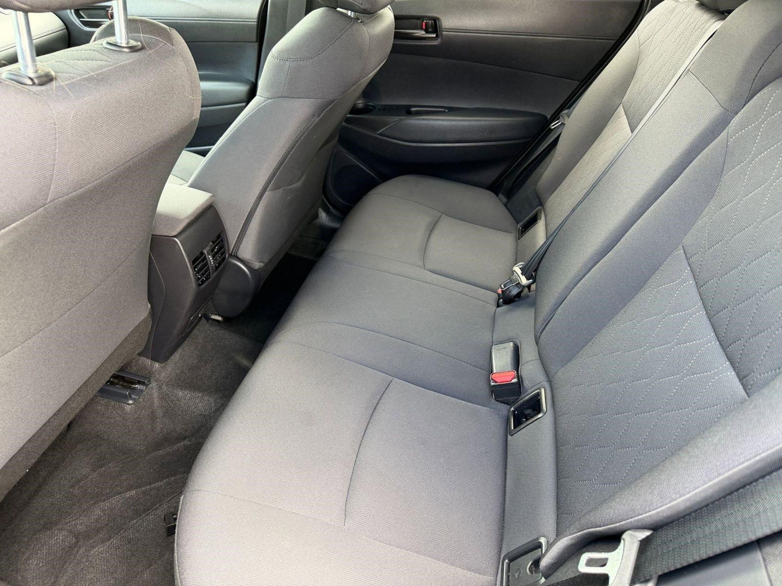 Used 2025 Toyota Corolla Cross LE image 24