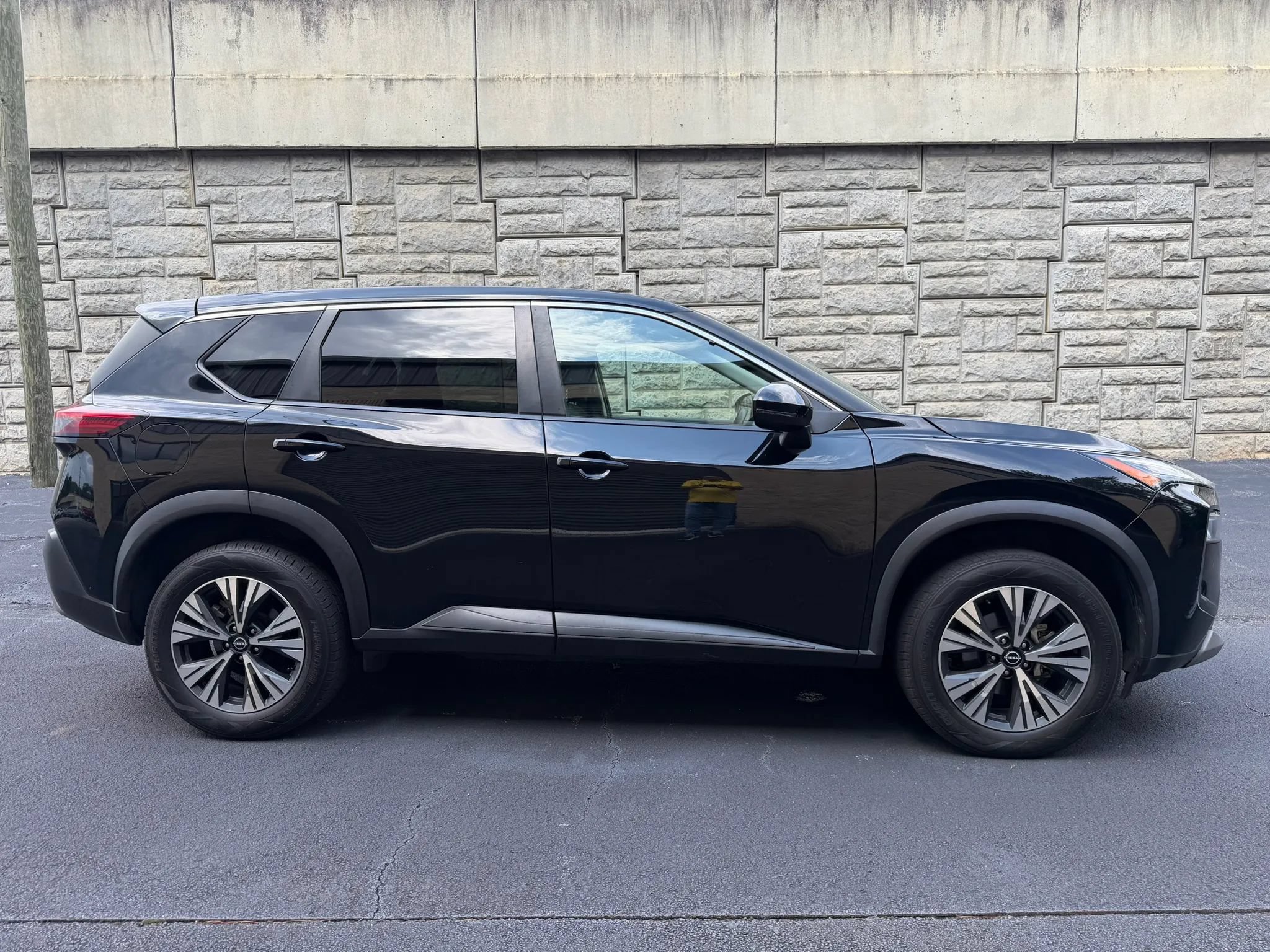 Used 2022 Nissan Rogue SV FWD image 6