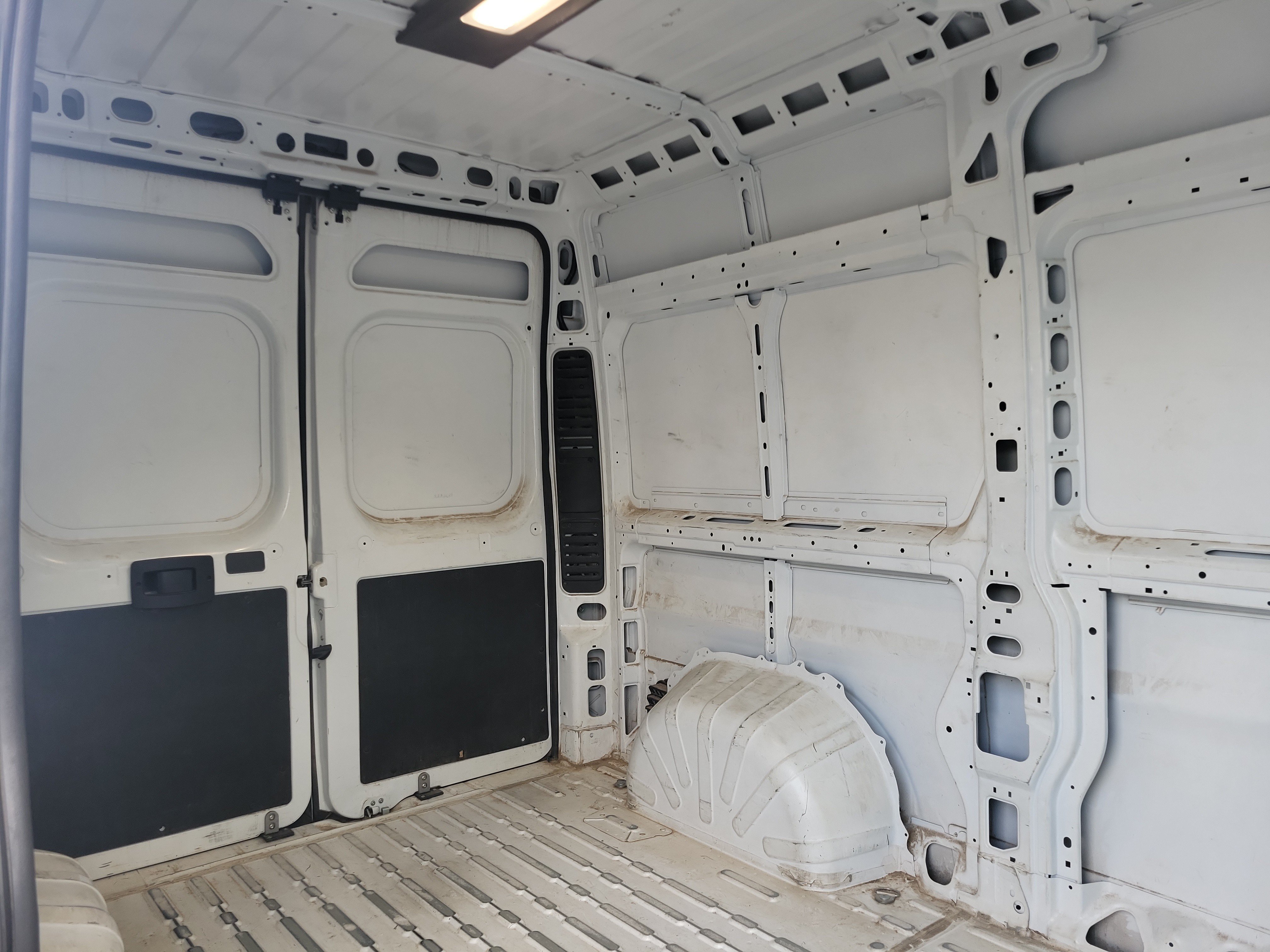 Used 2024 RAM ProMaster 2500 w/ Convenience Group FWD image 6