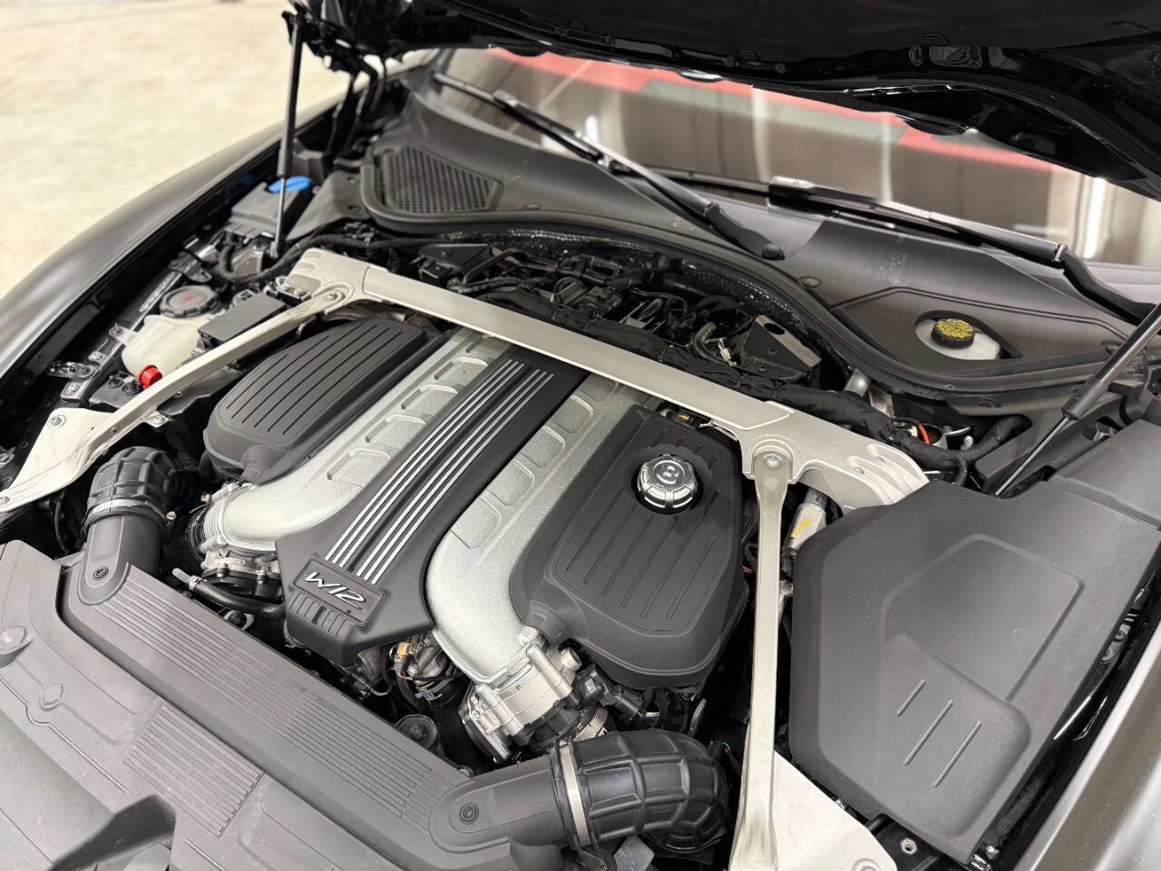 Used 2021 Bentley Continental GT image 35